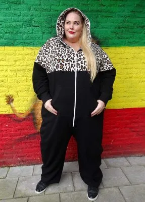 Plus Size Sofa Killer Luipaard onesie