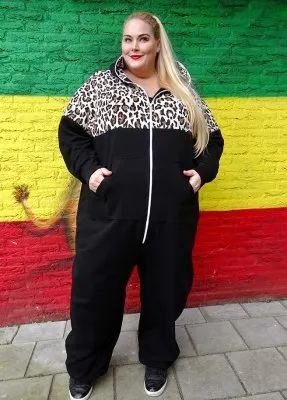 Plus Size Sofa Killer Luipaard onesie
